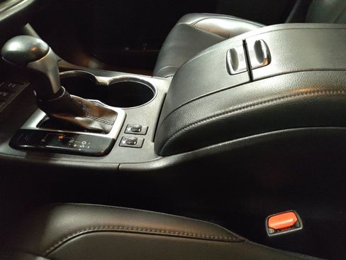 Used 2019 Toyota Highlander XLE AWD/4WD image 26