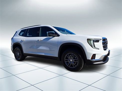 Used 2025 GMC Acadia Elevation image 2