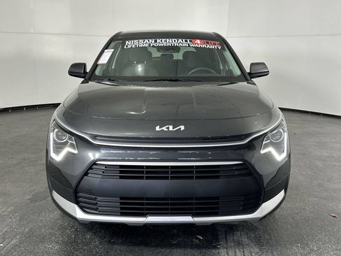 Used 2025 Kia Niro LX FWD image 3