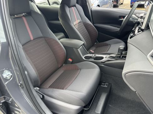 Used 2026 Toyota Corolla SE w/ SE Premium Package FWD image 35