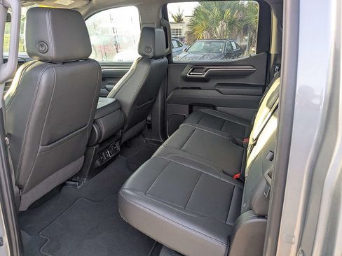 Used 2025 GMC Sierra 1500 SLT RWD image 14