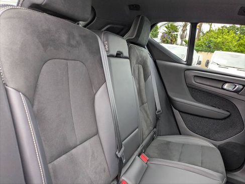 Used 2021 Volvo XC40 T5 R-Design w/ Advanced Package AWD/4WD image 22