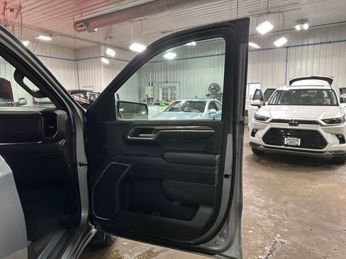 Used 2023 Chevrolet Silverado 1500 LT image 28