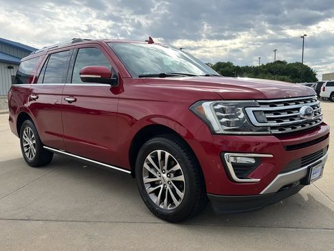 Used 2018 Ford Expedition Limited w/ Equipment Group 301A AWD/4WD image 32