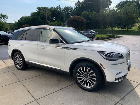 Certified 2024 Lincoln Aviator AWD w/ Premium Package image 8