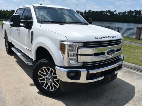 Used 2018 Ford F250 Lariat w/ Lariat Value Package image 2