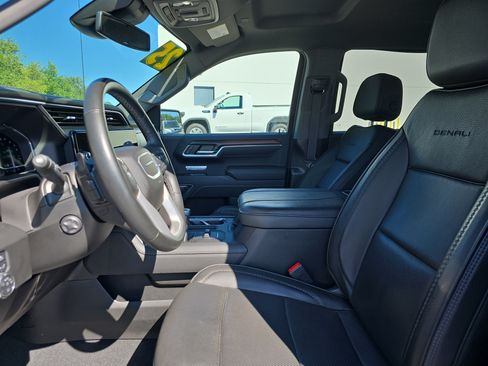 Used 2025 GMC Sierra 1500 Denali AWD/4WD image 13