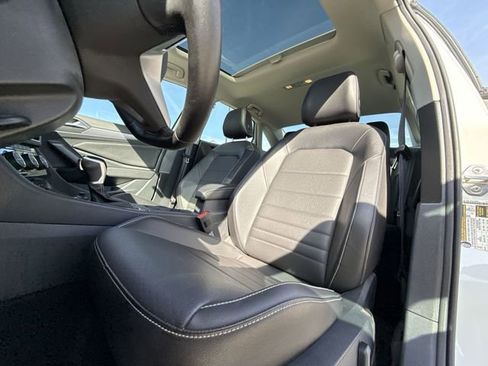 Used 2023 Volkswagen Jetta SE FWD image 11