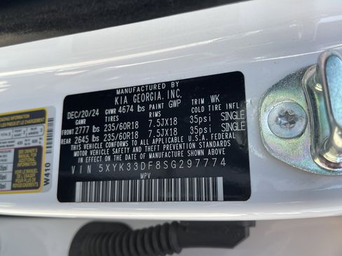 Used 2025 Kia Sportage EX FWD image 9