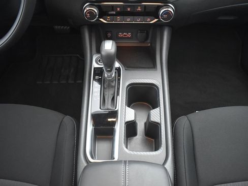 Used 2025 Nissan Sentra SV w/ Trunk Package image 12