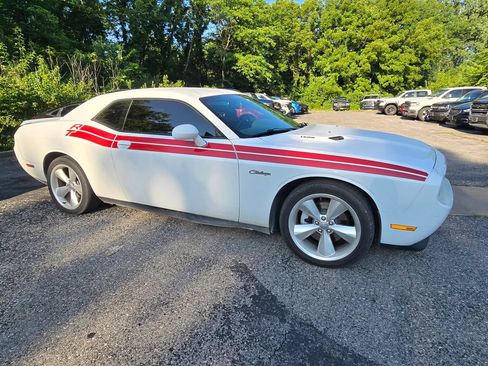 Used 2014 Dodge Challenger R/T RWD image 10