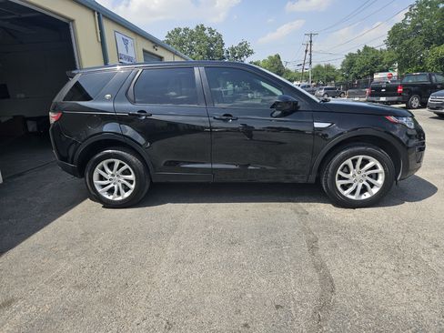 Used 2018 Land Rover Discovery Sport HSE AWD/4WD image 3
