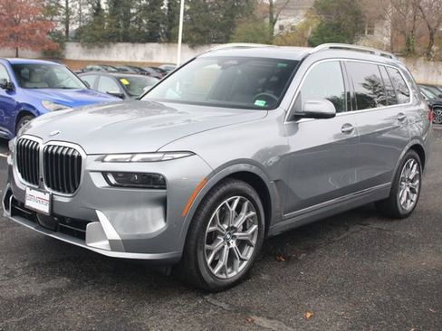 Used 2025 BMW X7 xDrive40i w/ Executive Package image 4