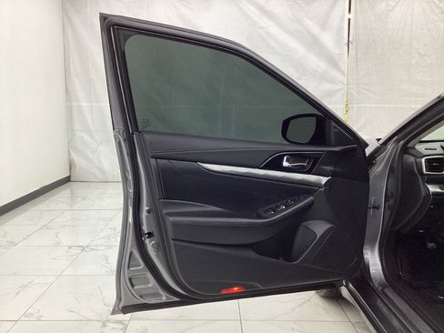 Used 2021 Nissan Maxima 3.5 SV w/ Floor Mat Group FWD image 18
