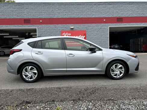 Used 2024 Subaru Impreza 2.0i image 2