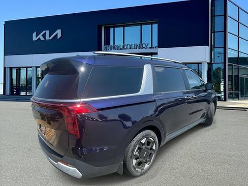 Certified 2025 Kia Carnival EX FWD image 11