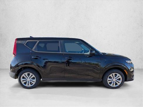 Used 2020 Kia Soul LX image 4
