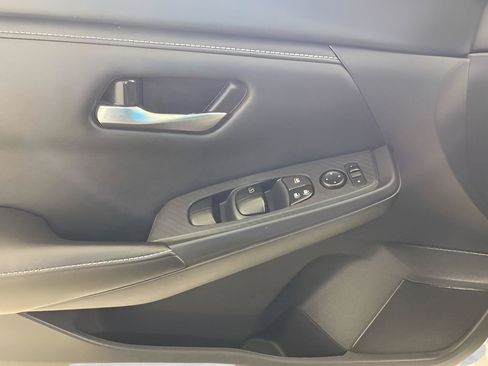 Used 2024 Nissan Sentra SV FWD image 26
