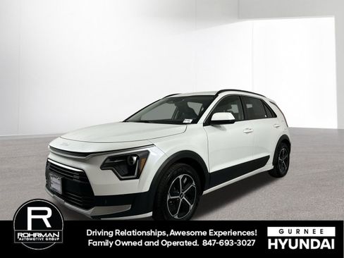 Used 2023 Kia Niro LX image 1