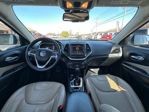 Used 2016 Jeep Cherokee Limited w/ Luxury Group image 10