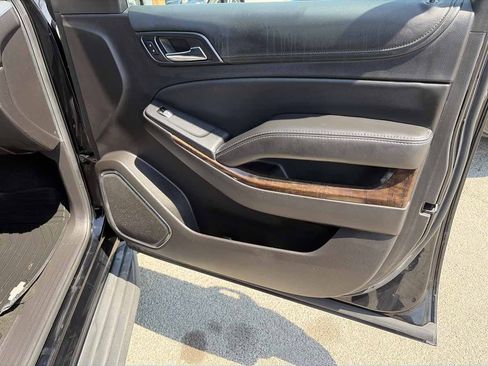 Used 2016 Chevrolet Suburban LS RWD image 27