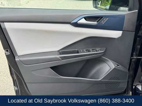 Certified 2023 Volkswagen Taos SE w/ Panoramic Sunroof Package AWD/4WD image 33