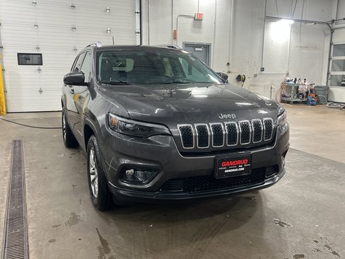 Used 2020 Jeep Cherokee Latitude Plus w/ Cold Weather Group image 3