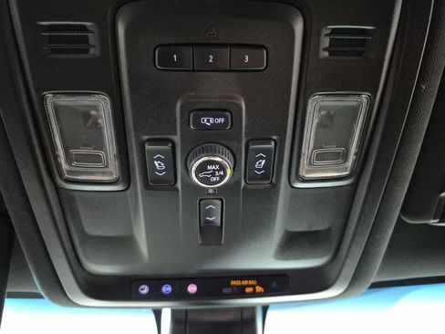 Used 2022 Chevrolet Tahoe Premier AWD/4WD image 16