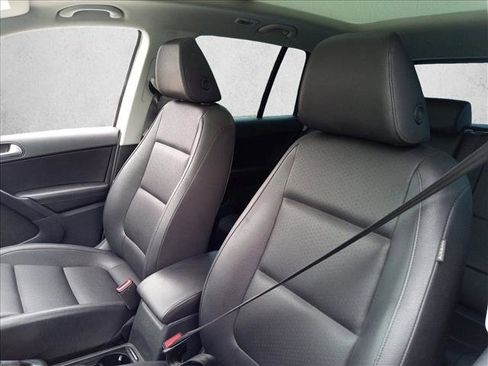 Used 2017 Volkswagen Tiguan Wolfsburg Edition image 13
