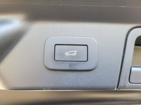 Used 2023 Land Rover Range Rover Velar HST image 20