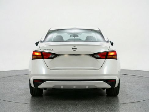 Used 2025 Nissan Altima 2.5 SV image 7