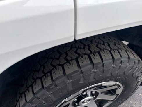 Used 2021 Toyota 4Runner TRD Off-Road Premium w/ Moonroof Package AWD/4WD image 5
