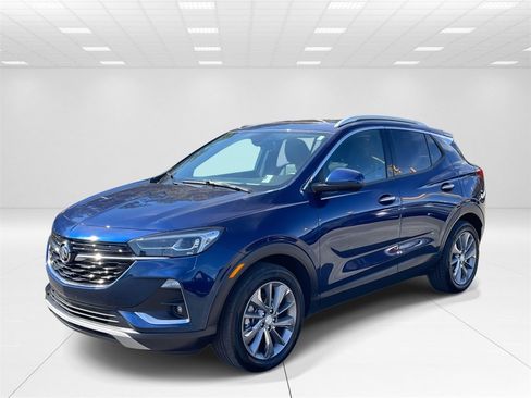 Used 2023 Buick Encore GX Essence w/ Experience Buick Package image 3