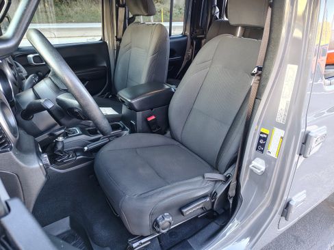 Certified 2020 Jeep Gladiator Sport image 13