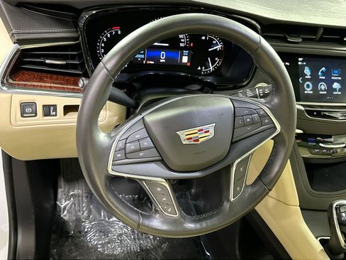 Used 2019 Cadillac XT5 Luxury image 19