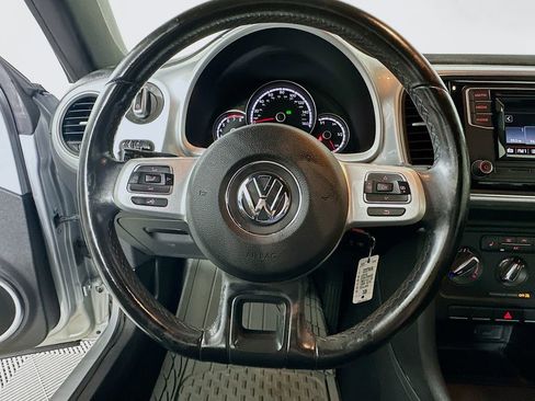 Used 2016 Volkswagen Beetle 1.8T S FWD image 17