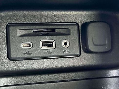 Used 2024 Chevrolet Equinox RS w/ RS Leather Package image 28