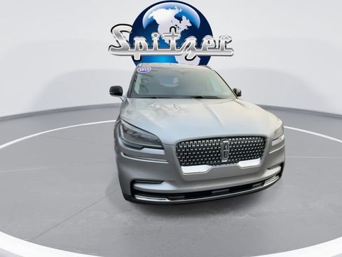 Used 2023 Lincoln Aviator AWD image 3