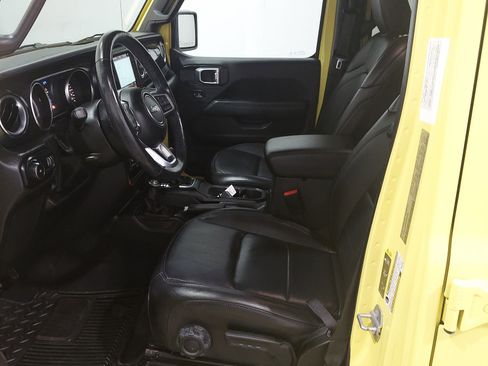 Used 2023 Jeep Wrangler Unlimited Sahara AWD/4WD image 15