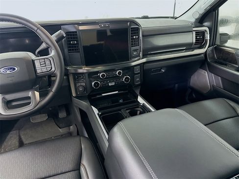 Used 2025 Ford F350 Lariat w/ Chrome Package image 19