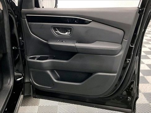 Used 2025 Honda Pilot EX-L image 18