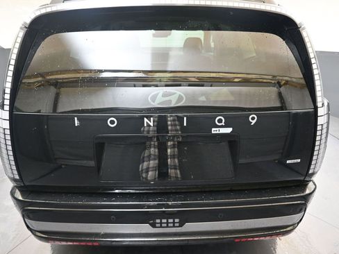 Used 2026 Hyundai Ioniq 9 Calligraphy image 9