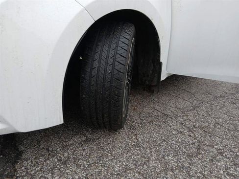 Used 2016 Toyota Corolla LE image 17