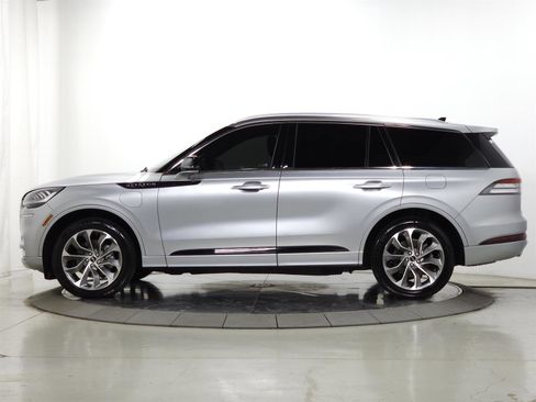 Used 2021 Lincoln Aviator Grand Touring w/ Elements Package Plus image 4