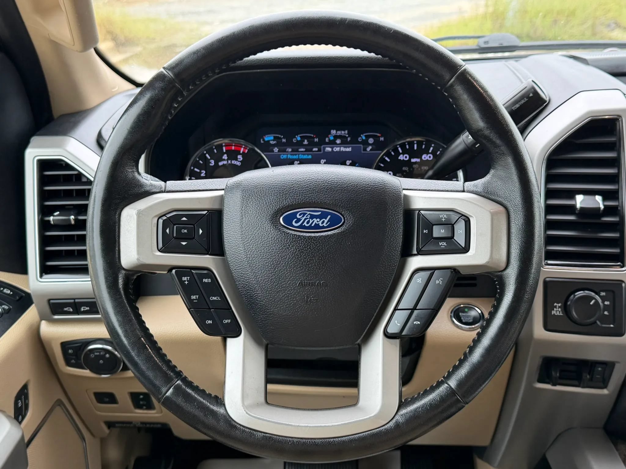 Used 2019 Ford F250 Lariat w/ Lariat Ultimate Package AWD/4WD image 27