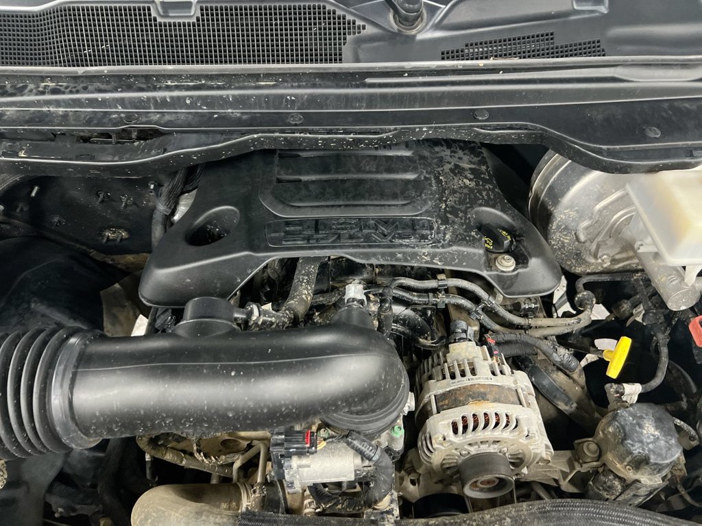Used 2019 RAM 1500 Laramie w/ Sport Appearance Package AWD/4WD image 25