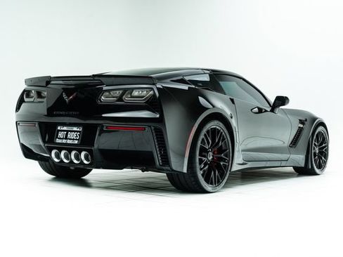 Used 2015 Chevrolet Corvette Z06 w/ 3LZ Preferred Equipment Group RWD image 12