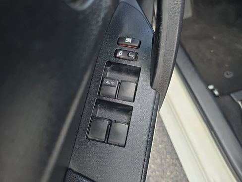 Used 2014 Toyota Corolla S image 14