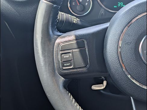 Used 2017 Jeep Wrangler Unlimited Sahara AWD/4WD image 17