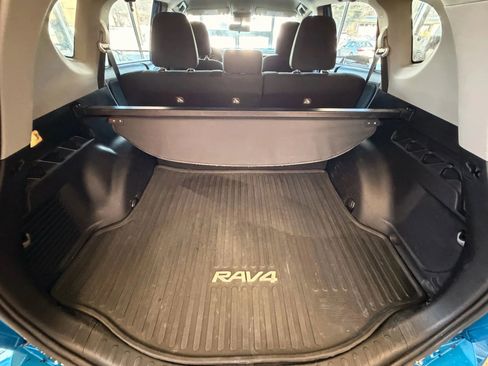Used 2016 Toyota RAV4 LE image 15